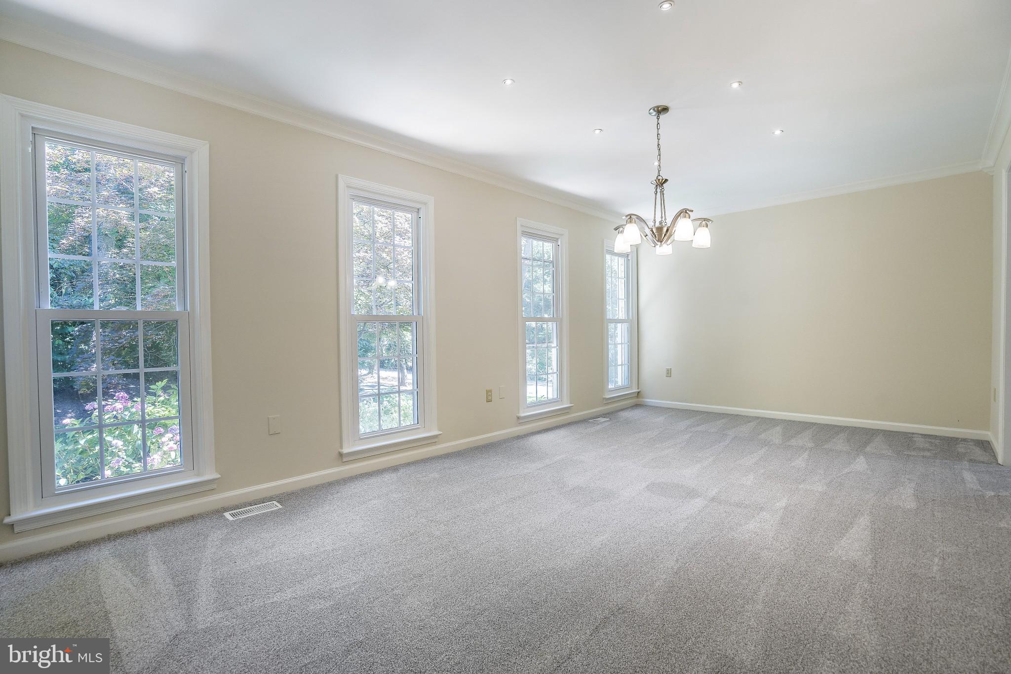3276 Fox Mill Road Oakton, VA 22124 - Photo 13 of 45 Large, light-filled dining room off kitchen
