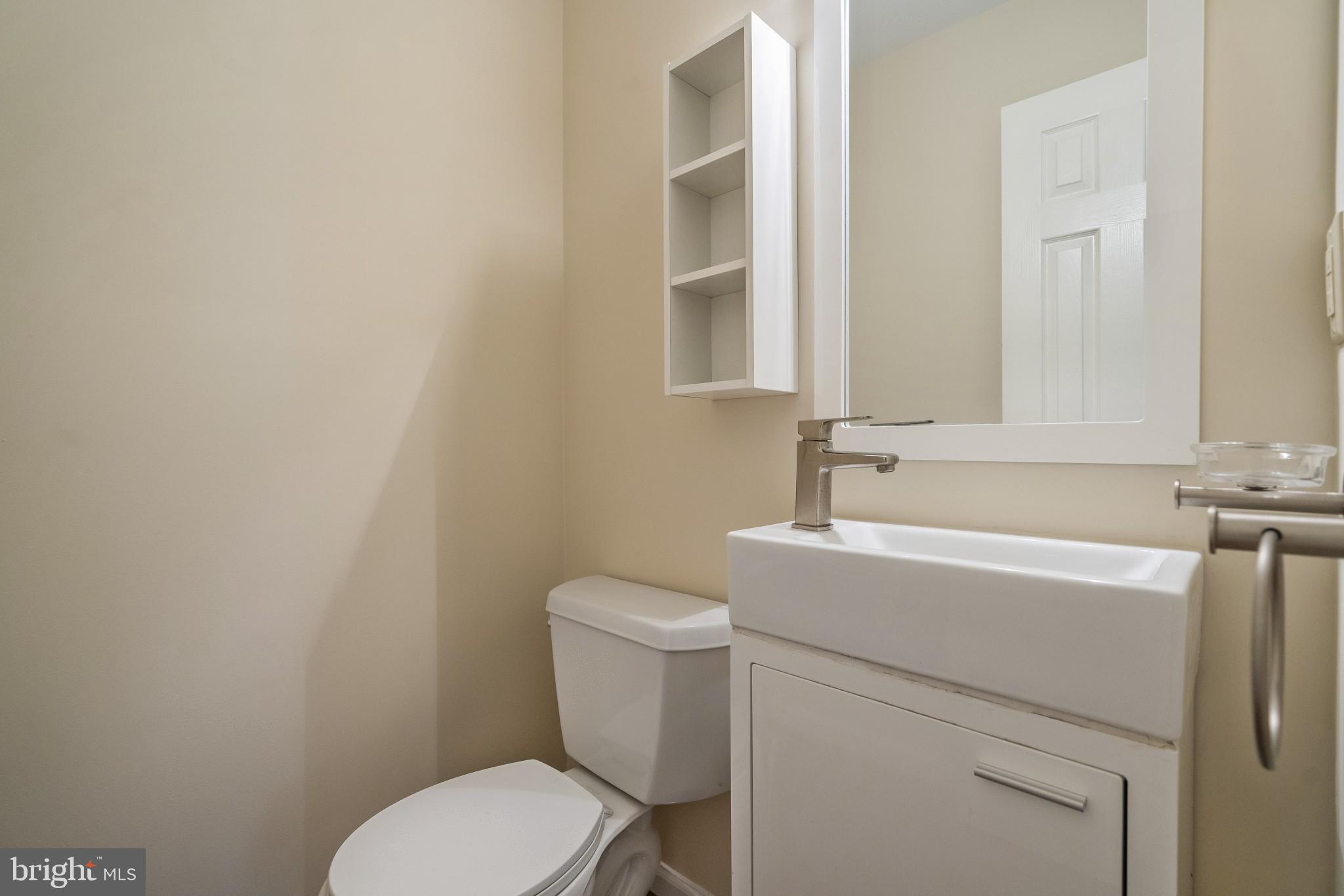 3276 Fox Mill Road Oakton, VA 22124 - Photo 15 of 45 Main level powder room w/updated sink