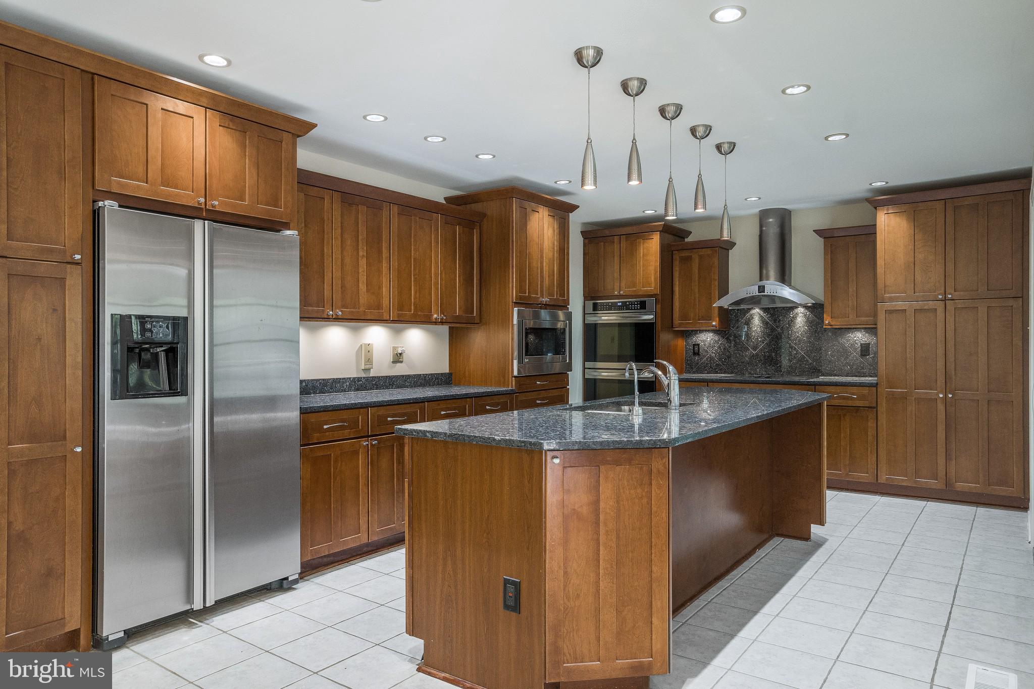 3276 Fox Mill Road Oakton, VA 22124 - Photo 6 of 45 Updated kitchen w/granite counters & SS appliances