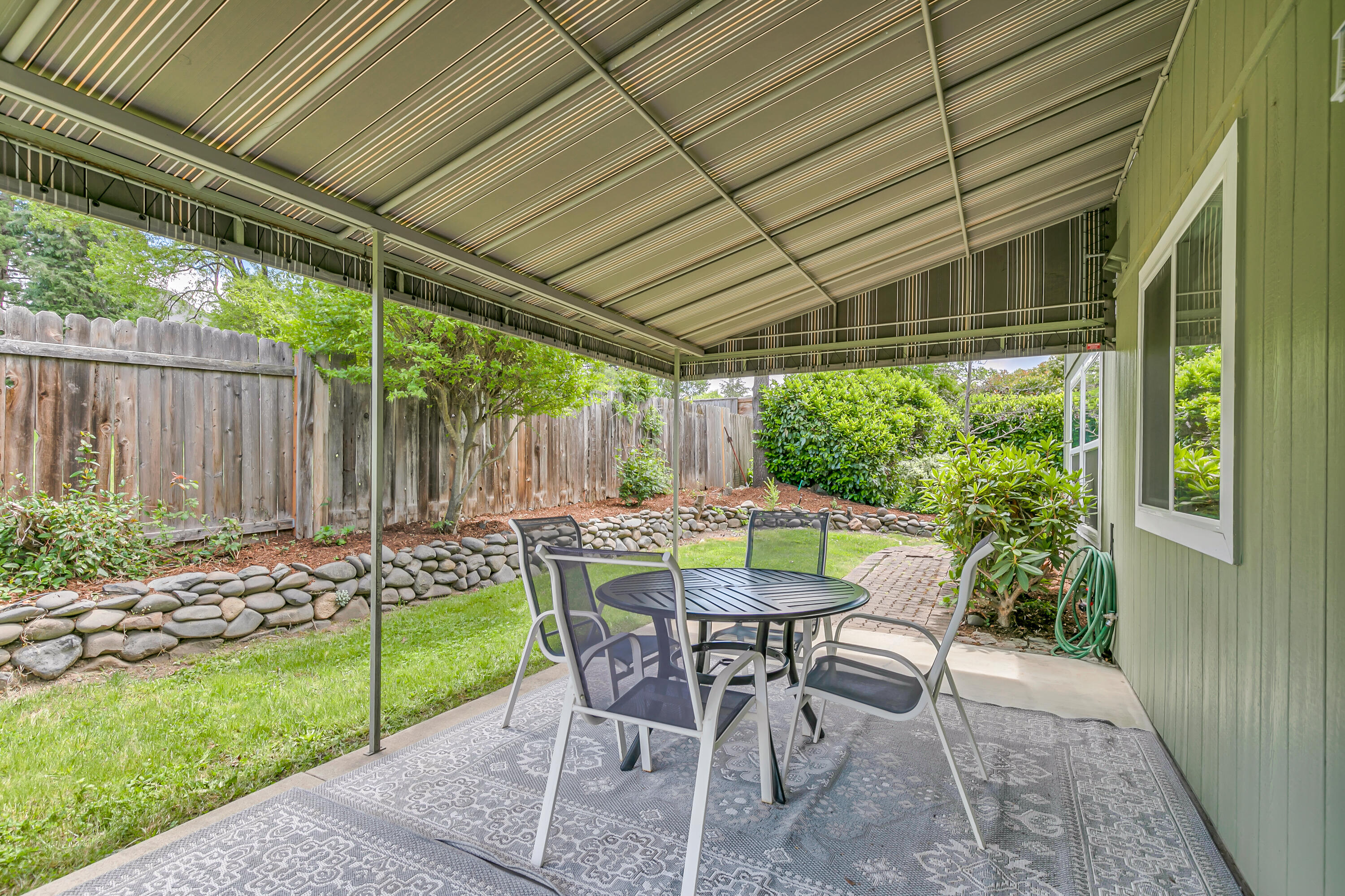 2338 Ridge Way Medford, OR 97504 - Photo 37 of 48 Covered Patio - 37