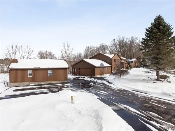 $469,900 | 29 Meadowbrook Lane, Central Square, NY 13036