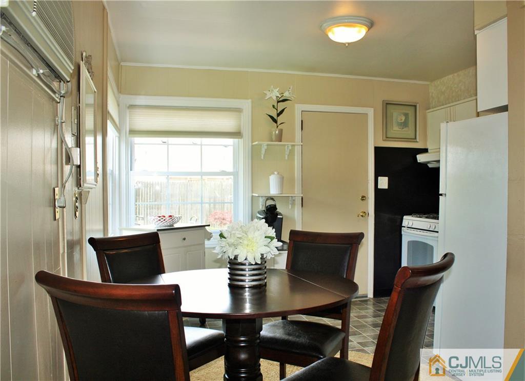 27 Ashley Road Edison, NJ 08817 - Photo 5 of 21 a dining room with furniture and window