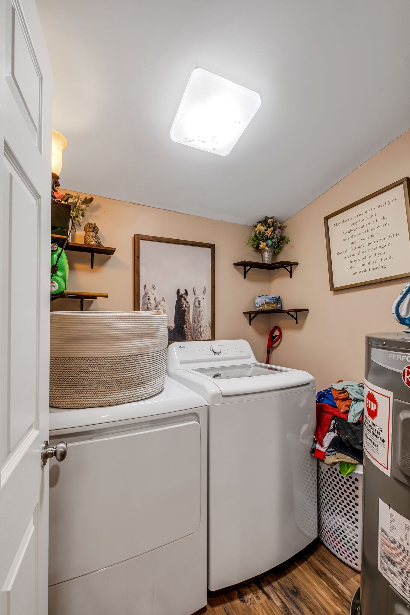 3197 Stephens Road Columbia, TN 38401 - Photo 20 of 46 a utility room with dryer and washer