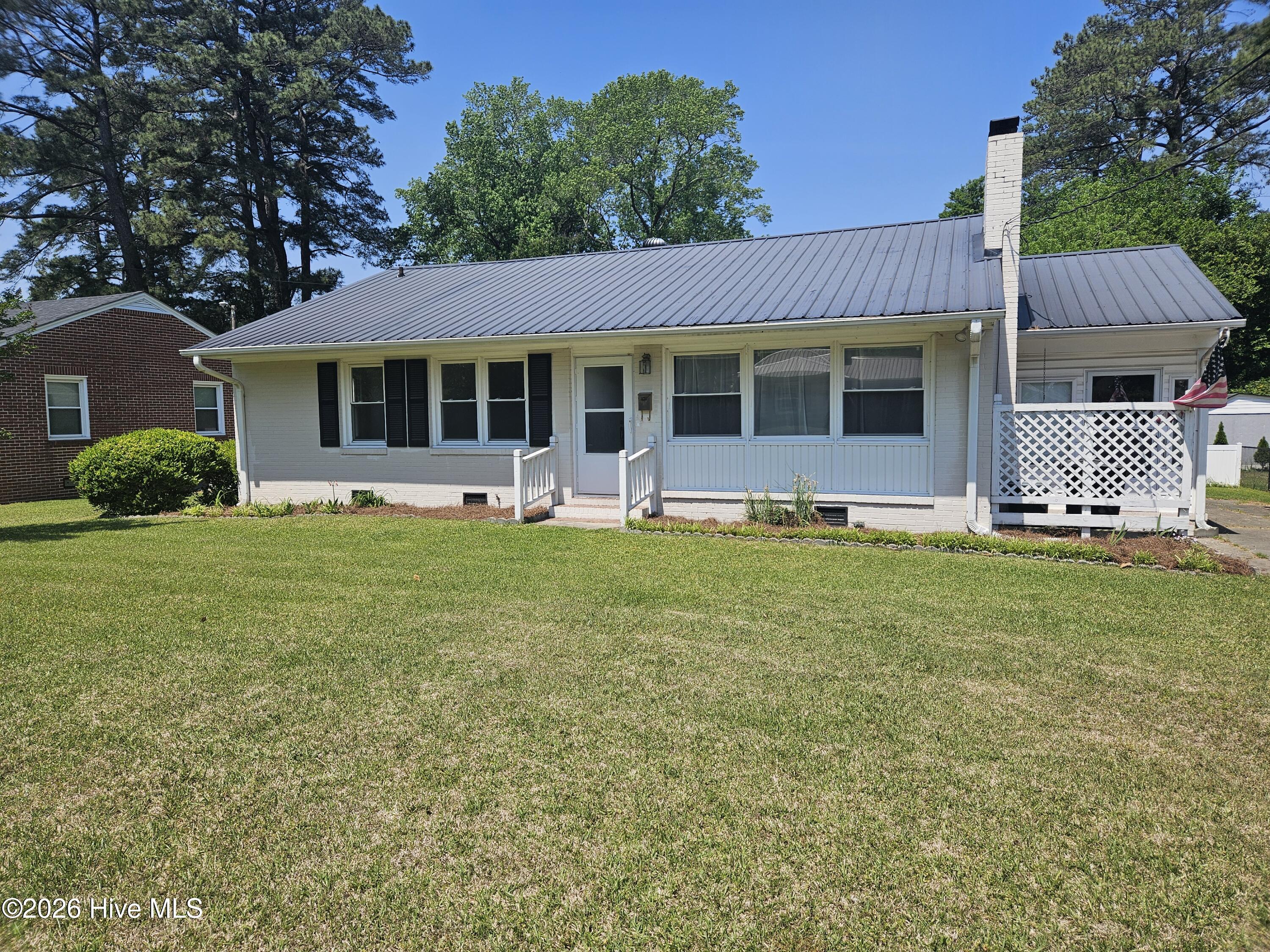 405 Lafayette Street Clinton, NC 28328 - Photo 2 of 27 20260424_122409