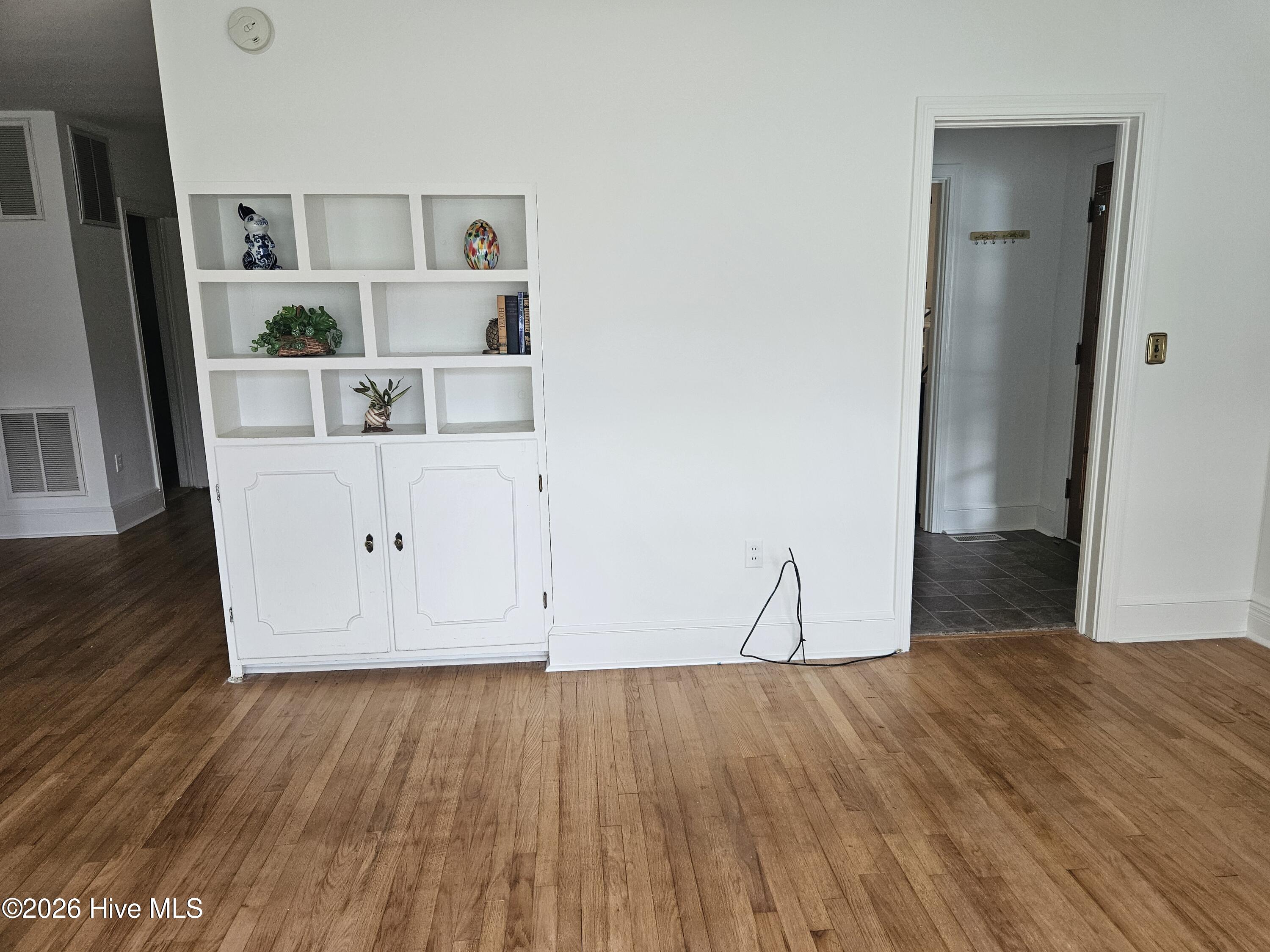 405 Lafayette Street Clinton, NC 28328 - Photo 7 of 27 20260420_163001