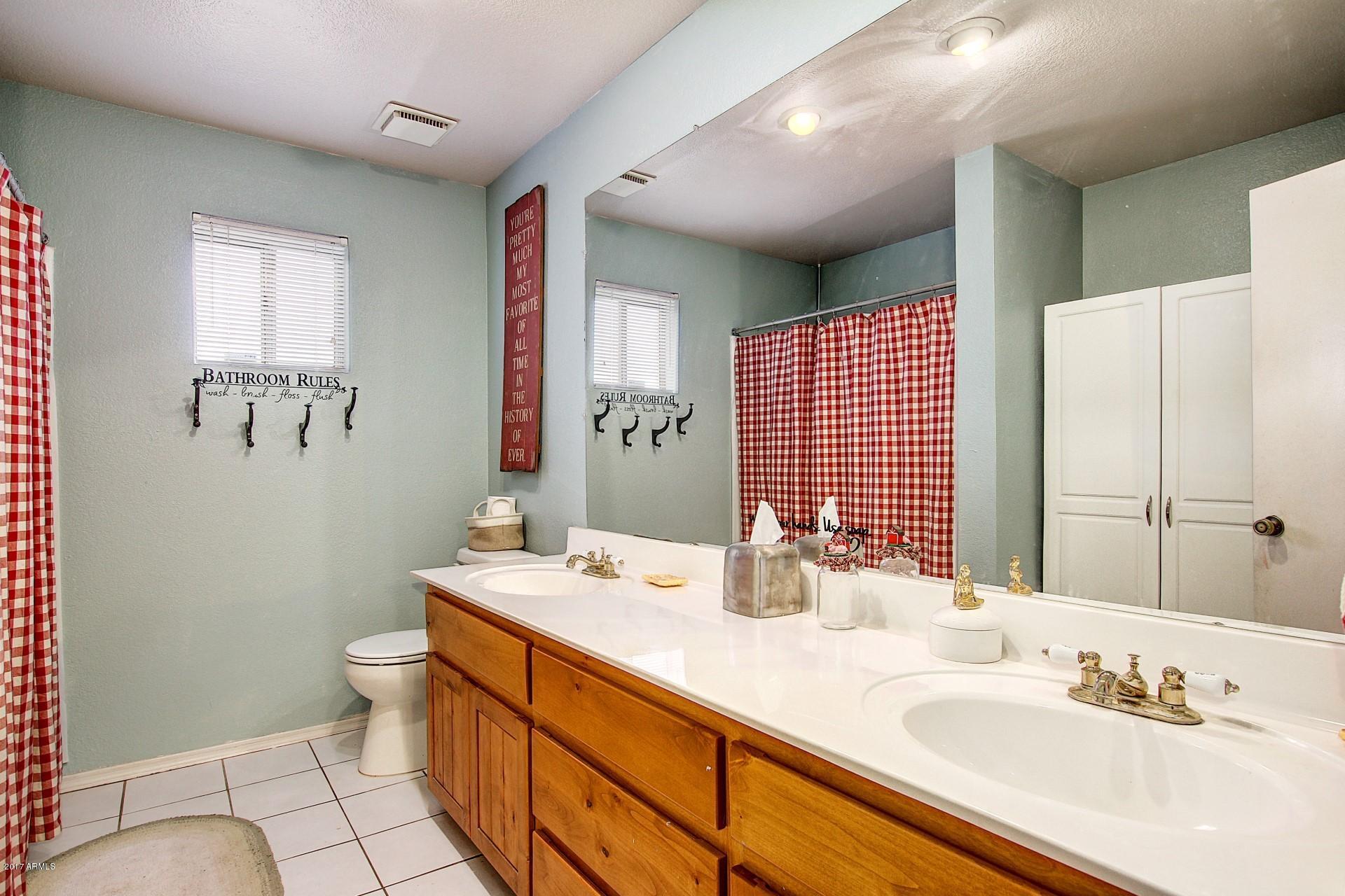 16641 East Frye Road Gilbert, AZ 85295 - Photo 22 of 48 Bathroom