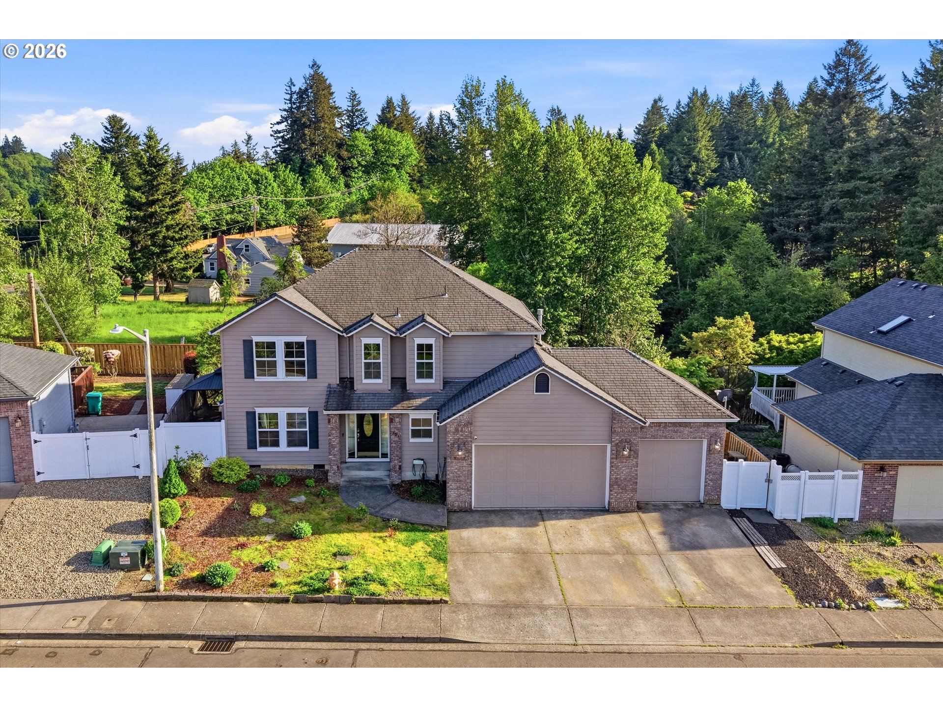 328 Southwest 38th Loop Gresham, OR 97080 - Photo 3 of 43