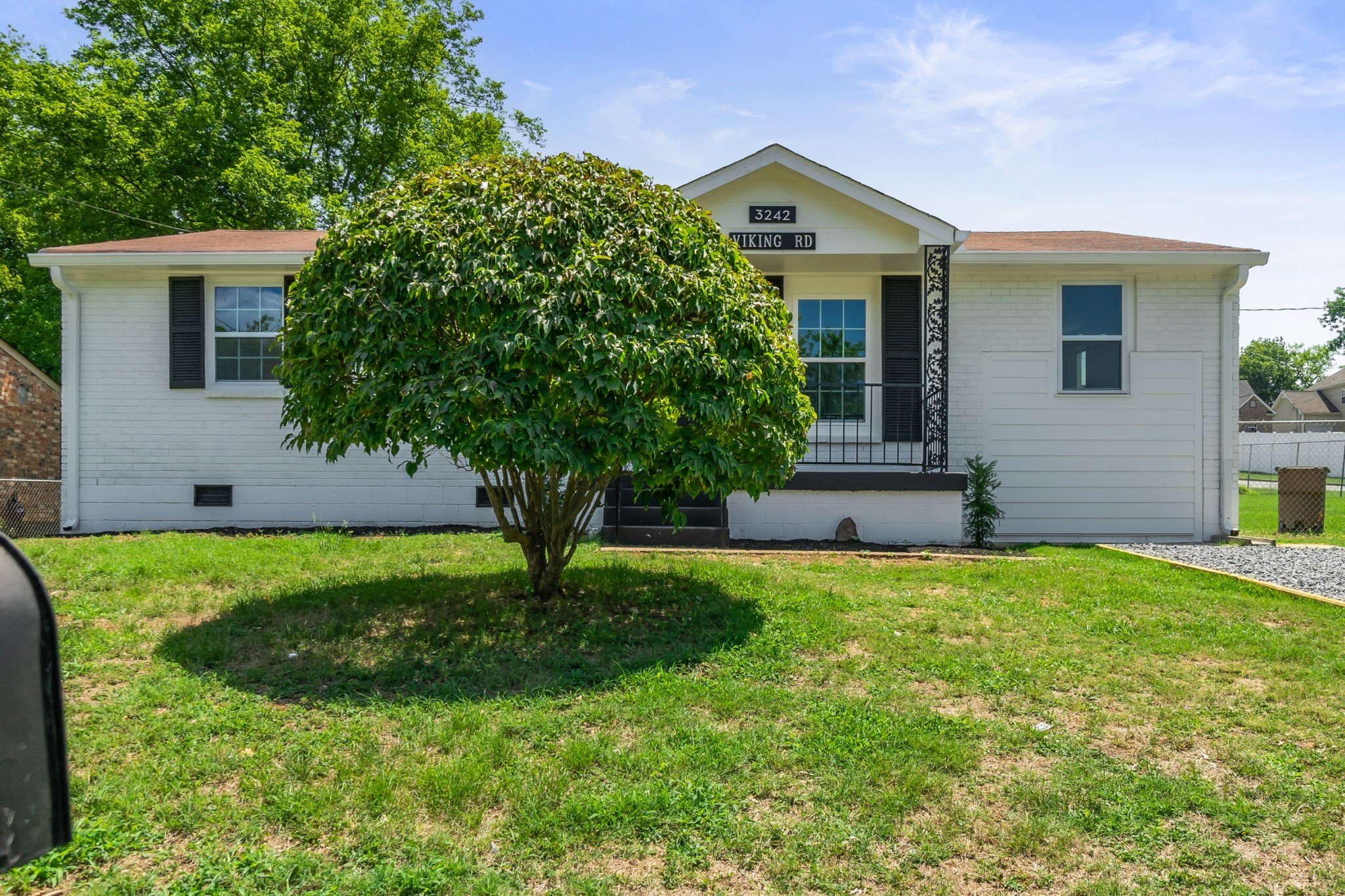 3242 Viking Road Nashville, TN 37218 - Photo 2 of 27 Gallery Image 2