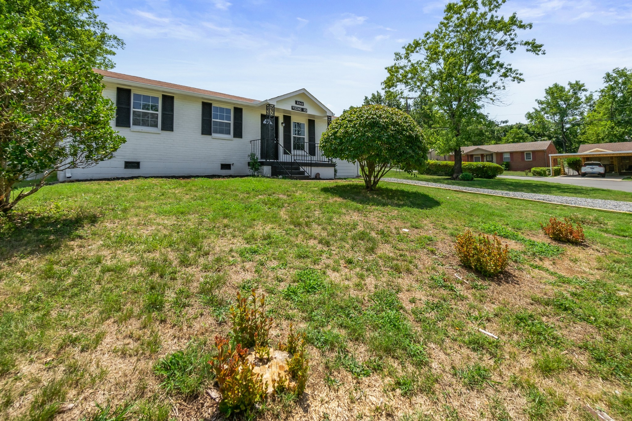 3242 Viking Road Nashville, TN 37218 - Photo 3 of 27 Gallery Image 3