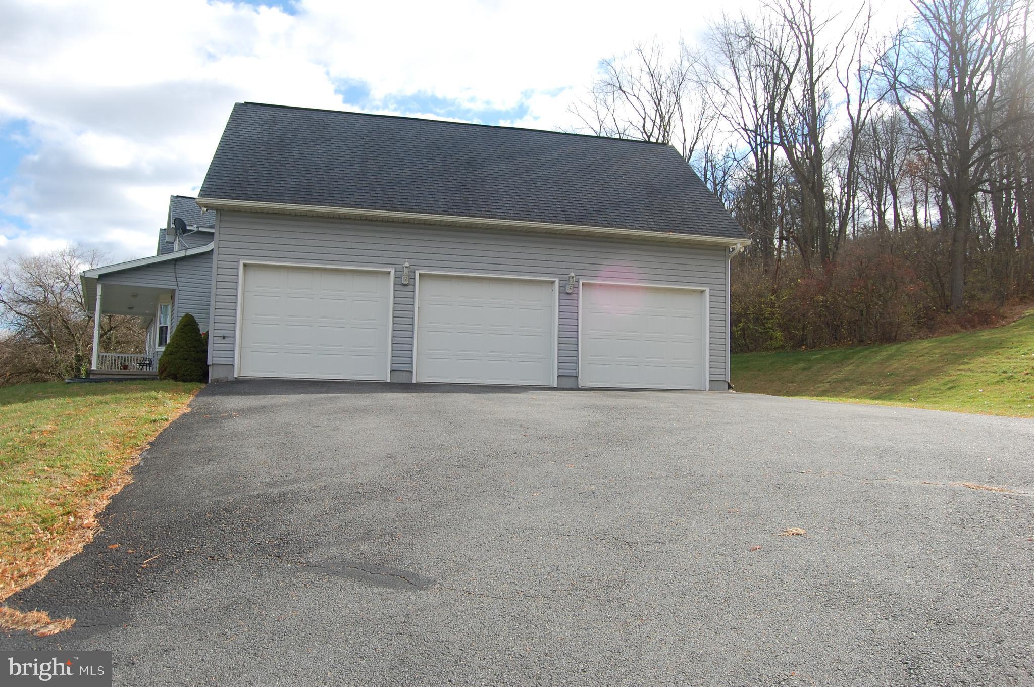297 Orchard Road Mohnton, PA 19540 - Photo 4 of 39 3 car garage