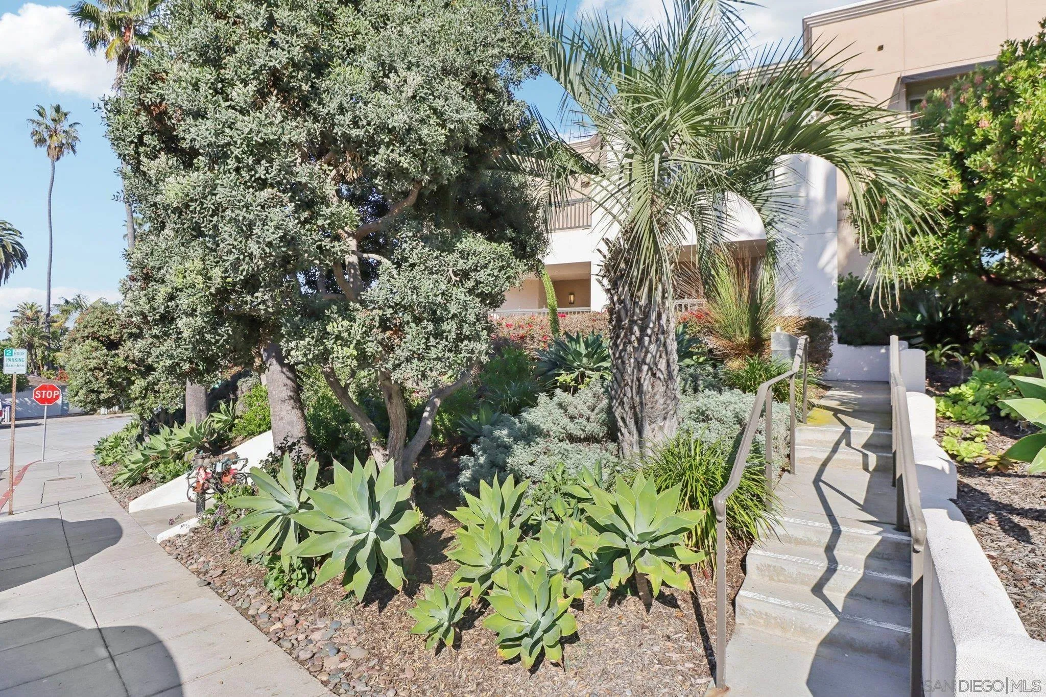 464 Prospect Street, Unit 101 La Jolla, CA 92037 - Photo 3 of 65 a view of yard with seating area
