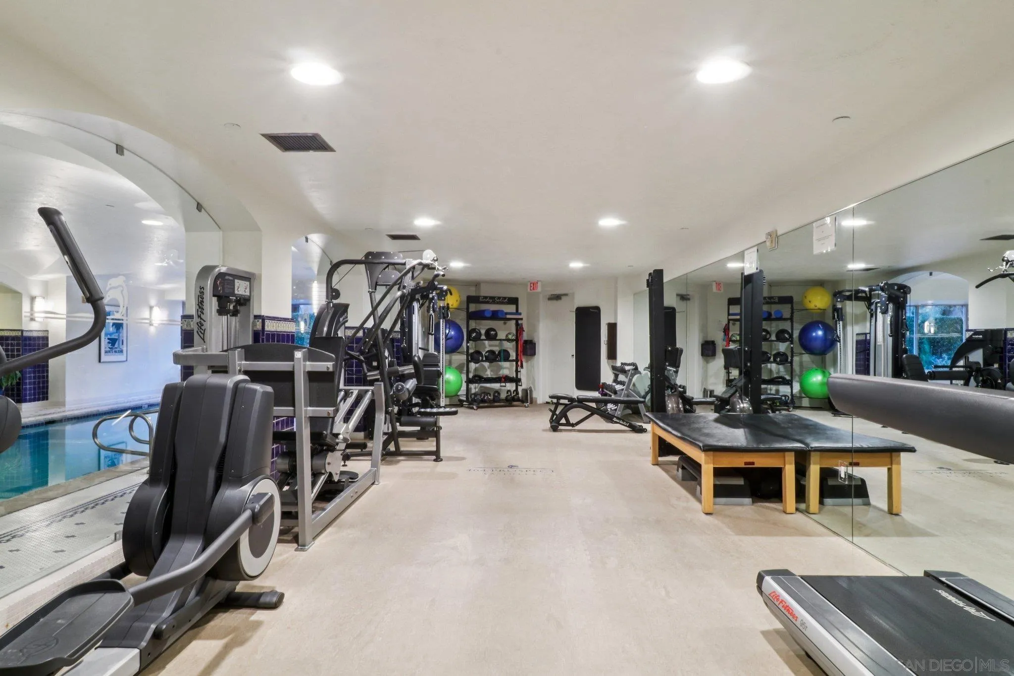 464 Prospect Street, Unit 101 La Jolla, CA 92037 - Photo 48 of 65 a view of a room with gym equipment