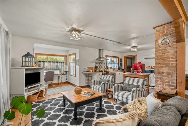 $1,700,000 | 510 East Main Avenue, Chewelah, WA 99109