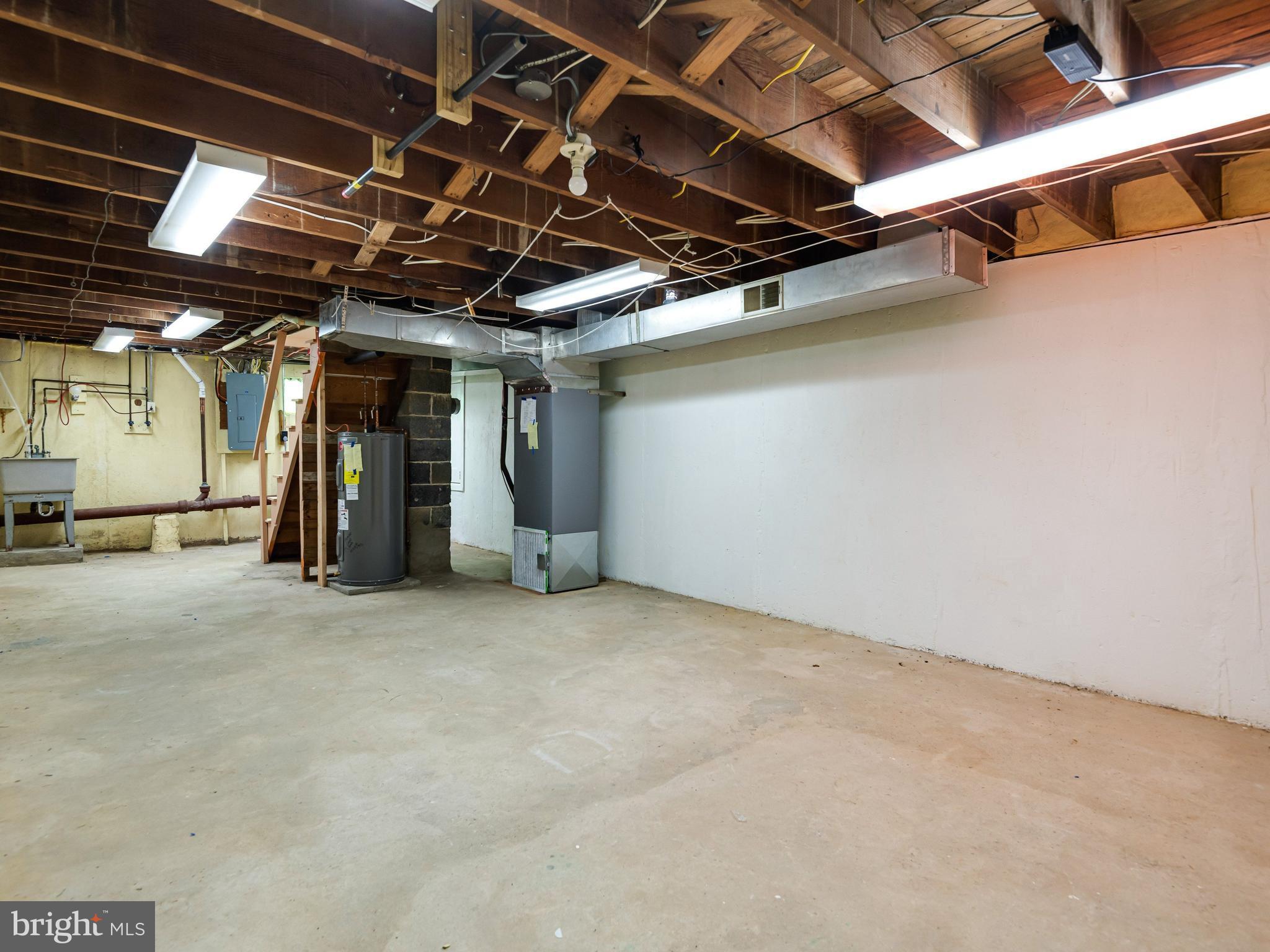 23 Pleasant Road Broomall, PA 19008 - Photo 25 of 36 a view of empty room