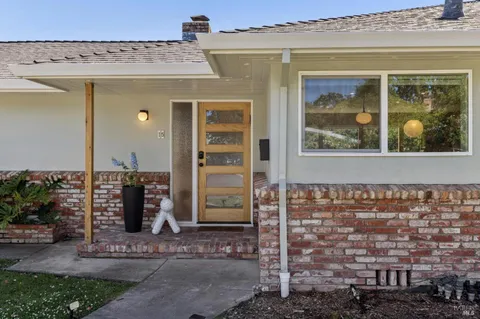$1,549,000 | 15 Brainerd Avenue, Petaluma, CA 94952