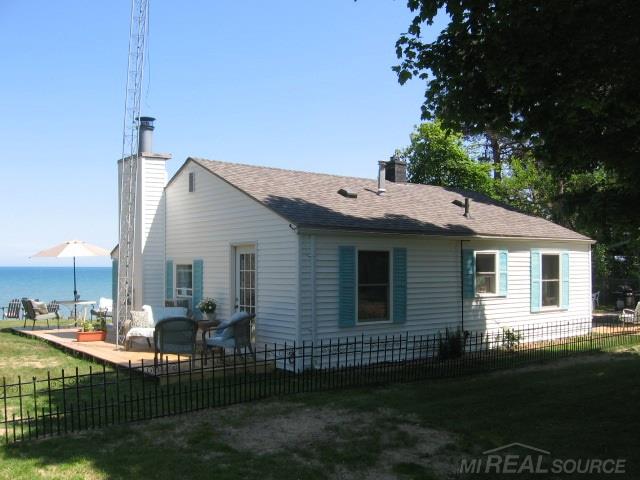 3932 Lakeshore Road Deckerville, MI 48427 - Photo 6 of 33