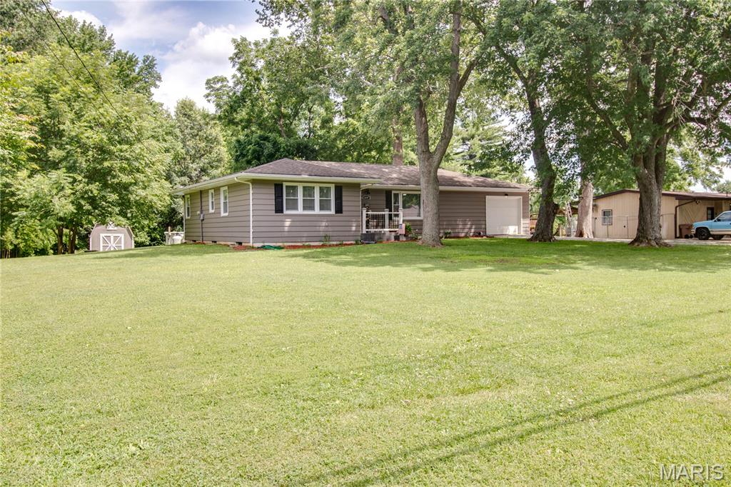 6607 Wenzel Road Alton, IL 62002 - Photo 2 of 25