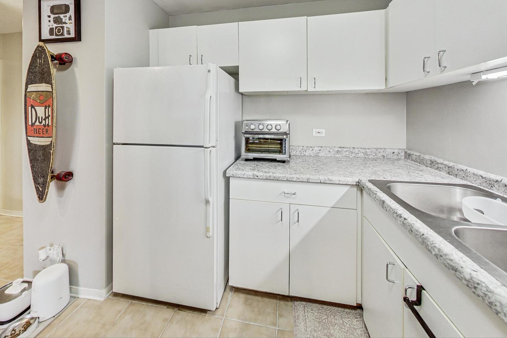 5320 North Sheridan Road, Unit 311 Chicago, IL 60640 - Photo 15 of 42 Gallery Image 15