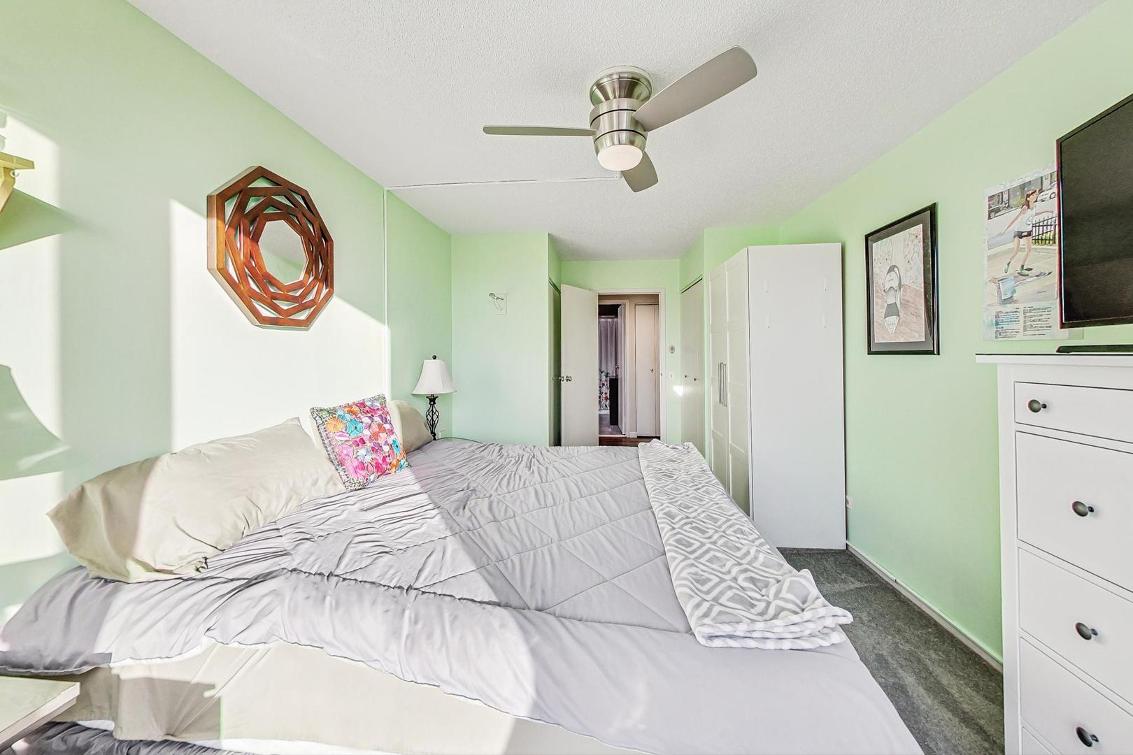5320 North Sheridan Road, Unit 311 Chicago, IL 60640 - Photo 19 of 42 Gallery Image 19