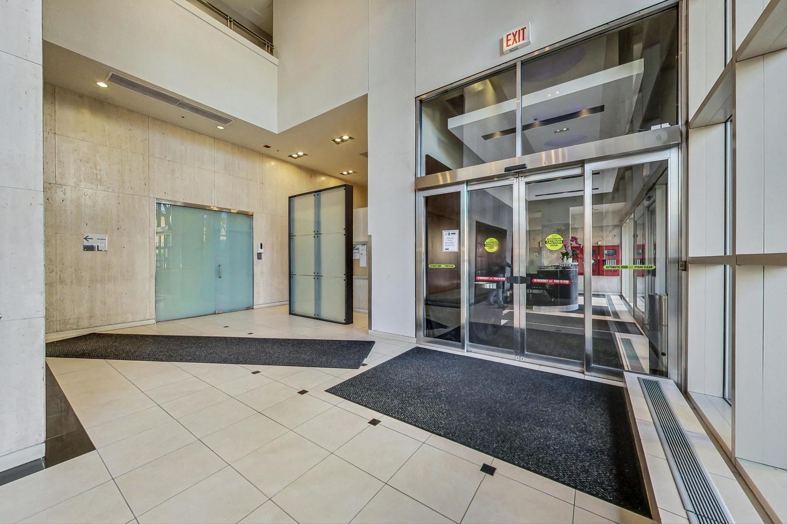 5320 North Sheridan Road, Unit 311 Chicago, IL 60640 - Photo 4 of 42 Gallery Image 4