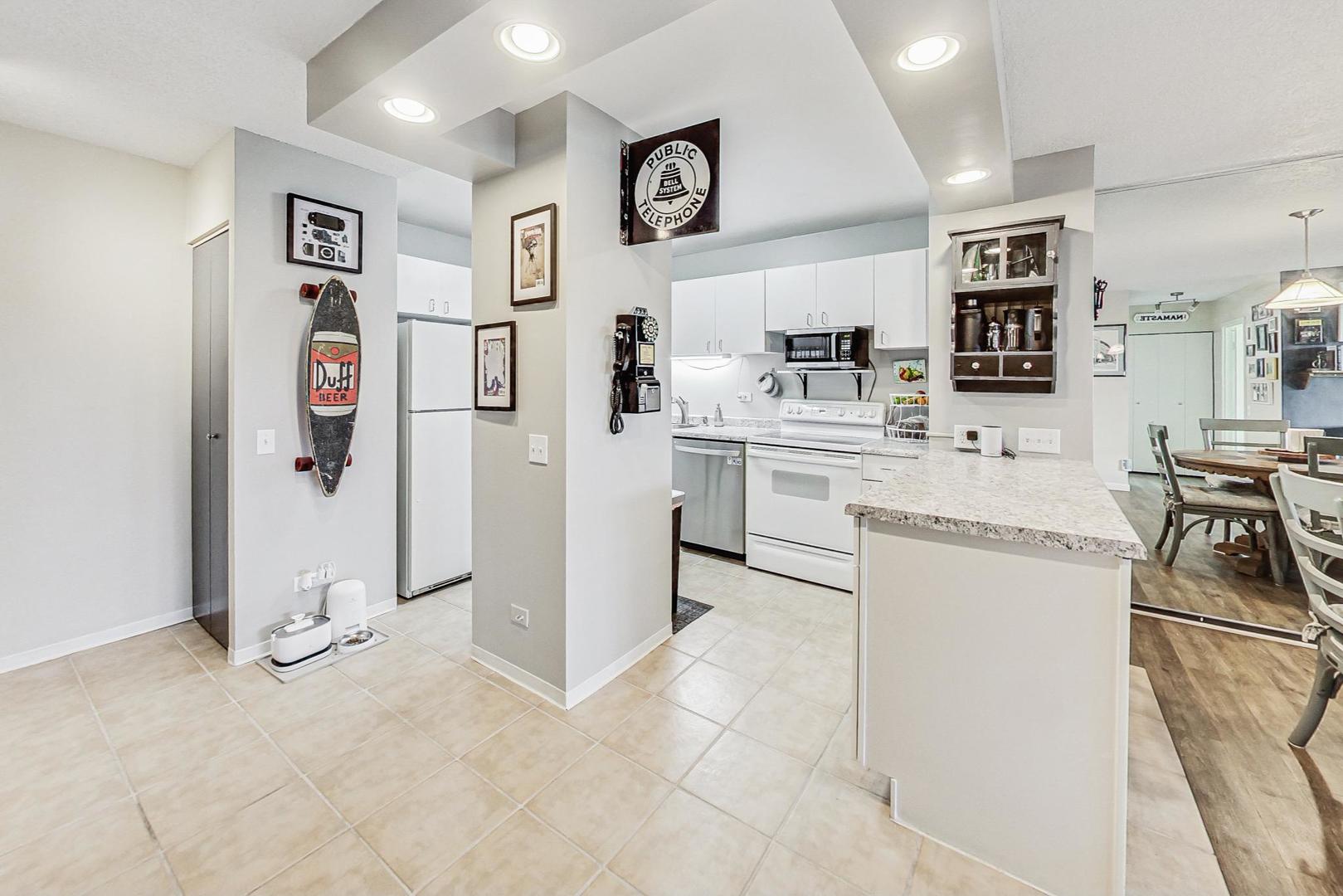 5320 North Sheridan Road, Unit 311 Chicago, IL 60640 - Photo 7 of 42 Gallery Image 7