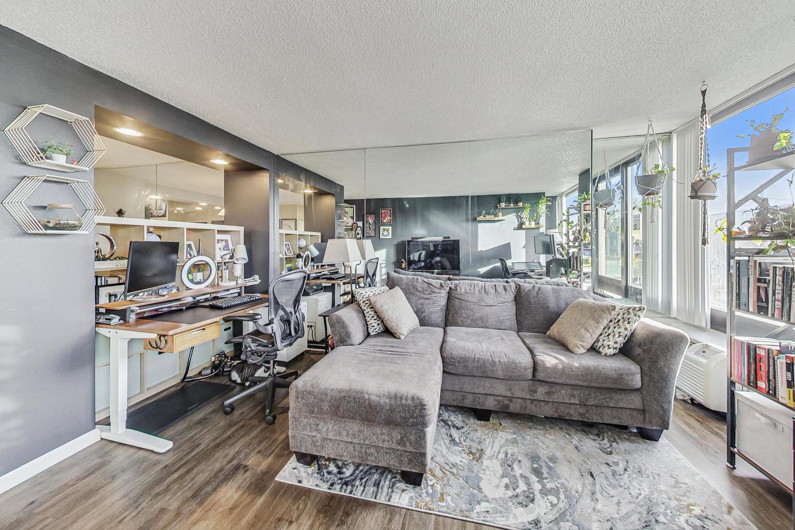 5320 North Sheridan Road, Unit 311 Chicago, IL 60640 - Photo 9 of 42 Gallery Image 9