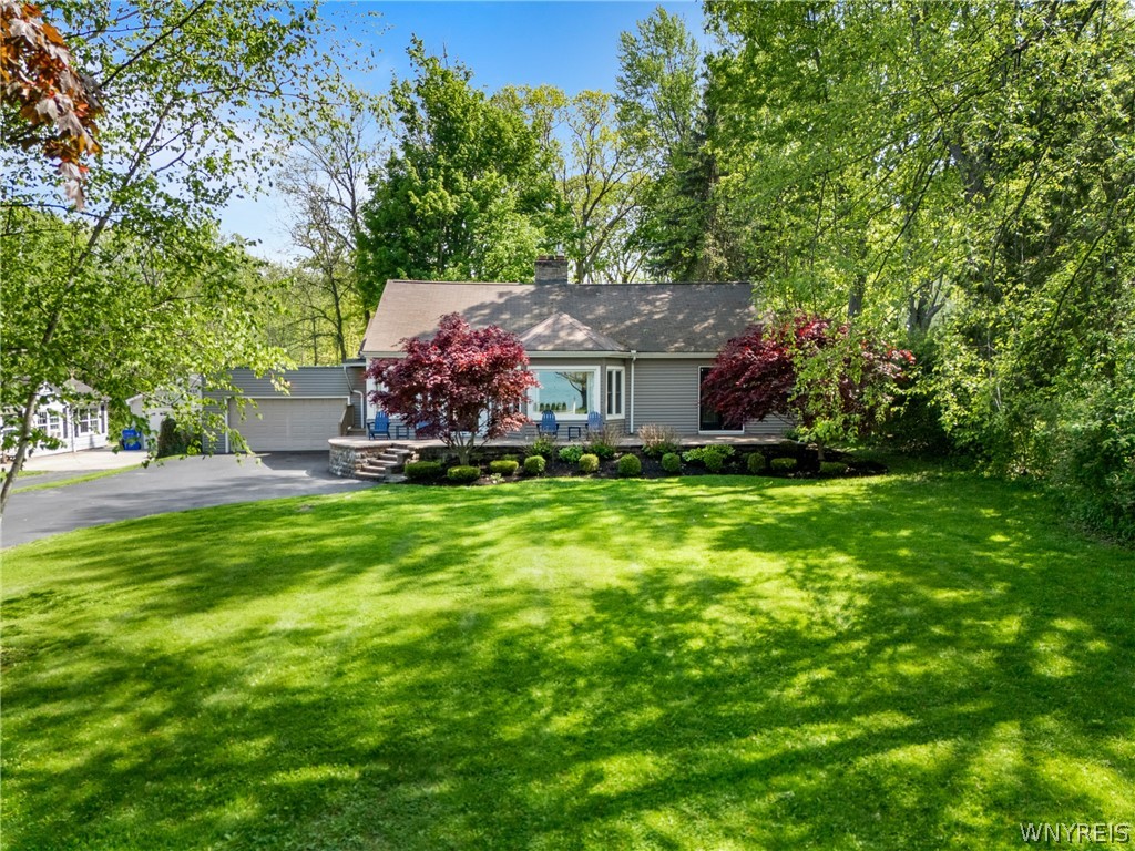 5427 Old Lake Shore Road Lake View, NY 14085 - Photo 5 of 38