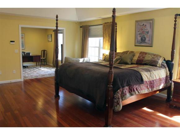 20 Pondfield Road Bedford, NH 03110 - Photo 12 of 24