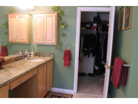 20 Pondfield Road Bedford, NH 03110 - Photo 17 of 24