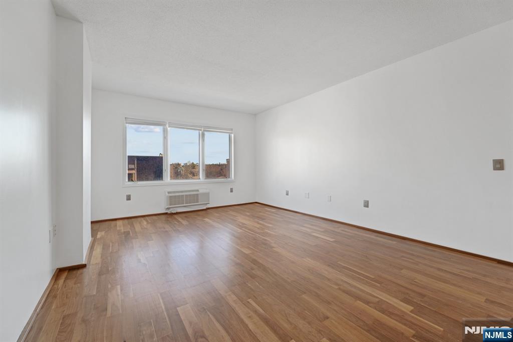 110 City Place Edgewater, NJ 07020 - Photo 15 of 44
