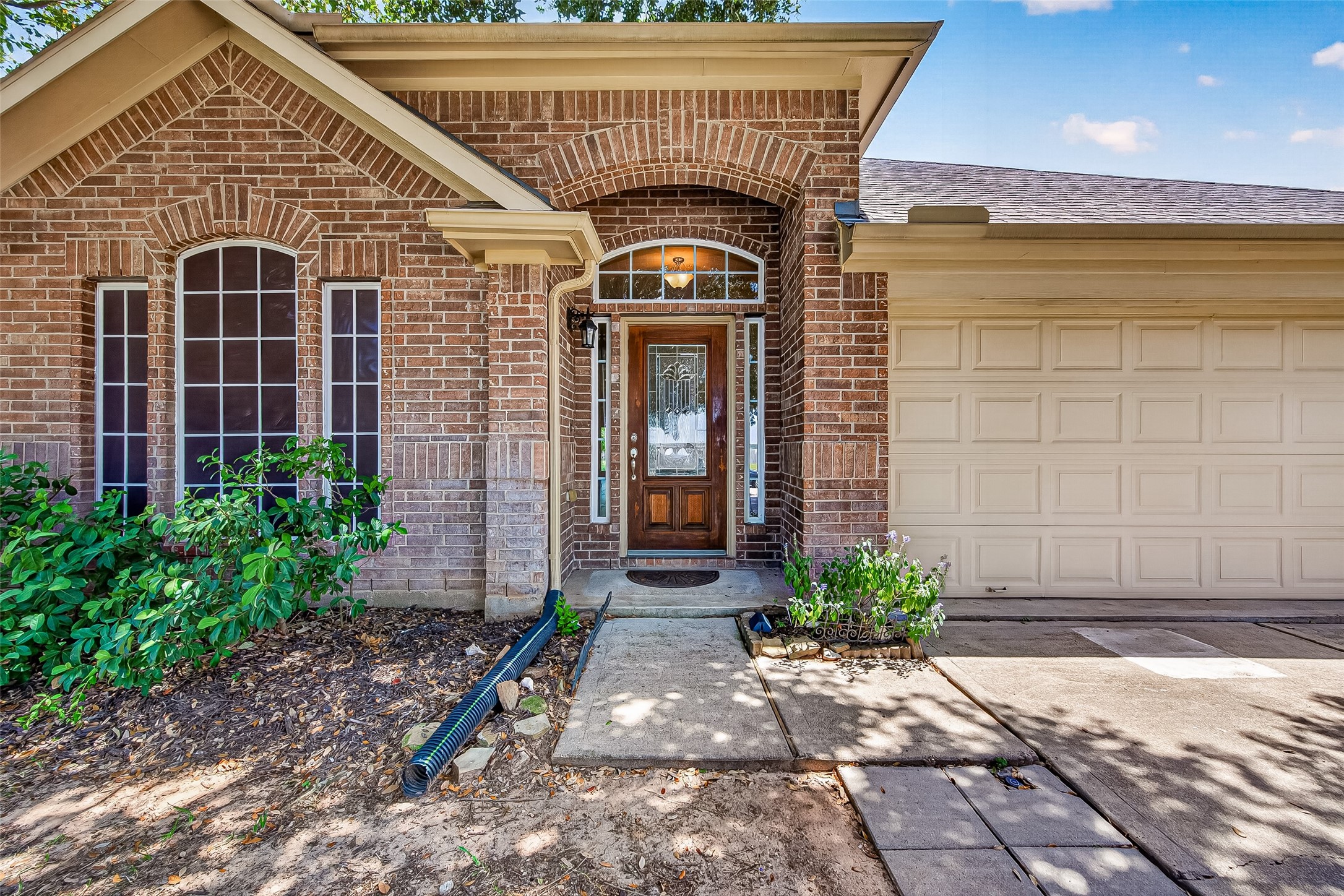 2014 Foxgate Drive Rosenberg, TX 77471 - Photo 3 of 24 Gallery Image 3