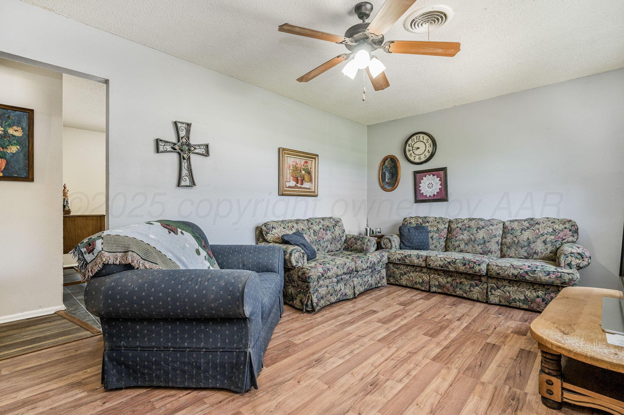 5222 South Travis Street Amarillo, TX 79110 - Photo 3 of 16 5222 S Travis St 05