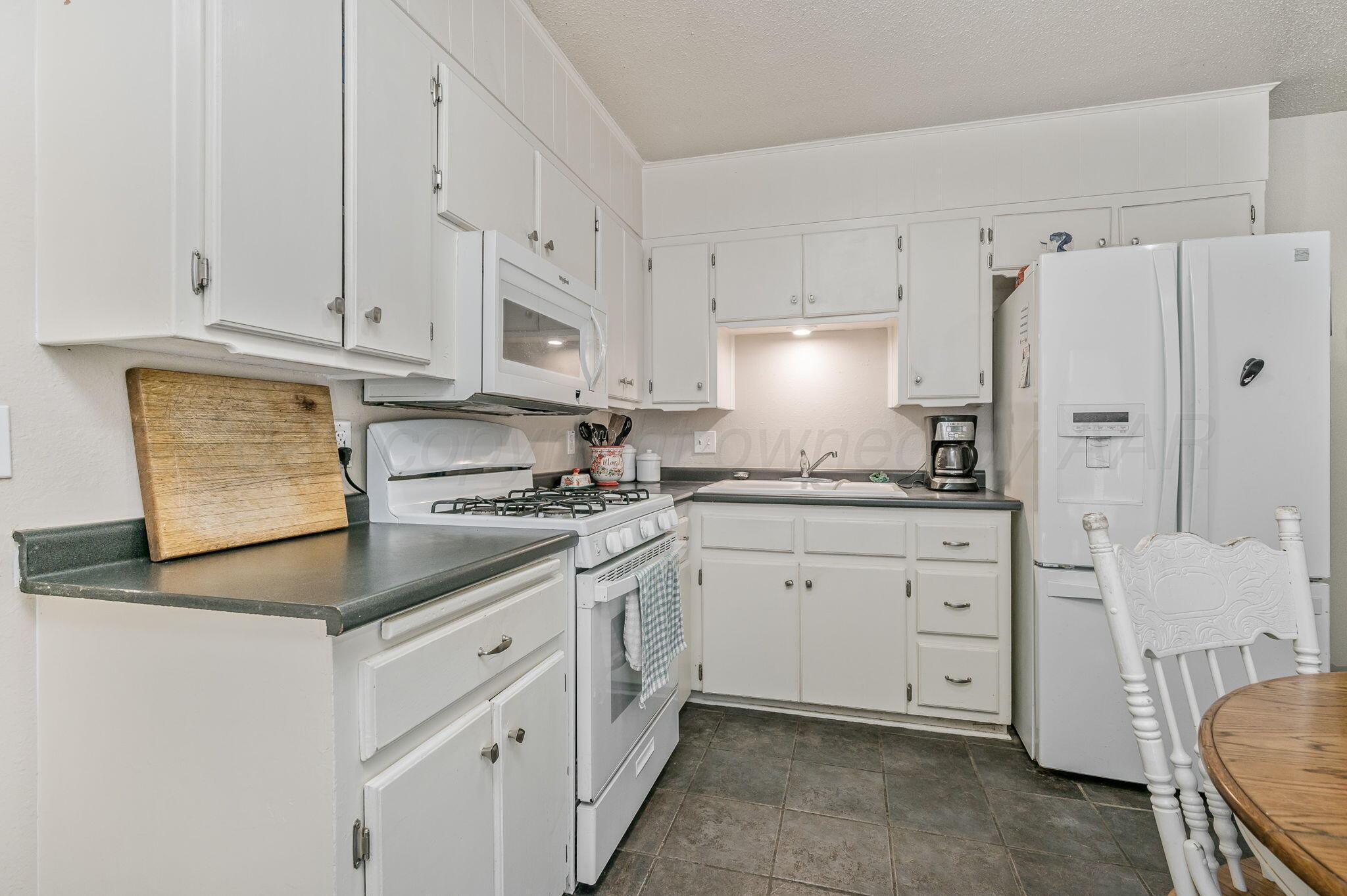 5222 South Travis Street Amarillo, TX 79110 - Photo 7 of 16 5222 S Travis St 09