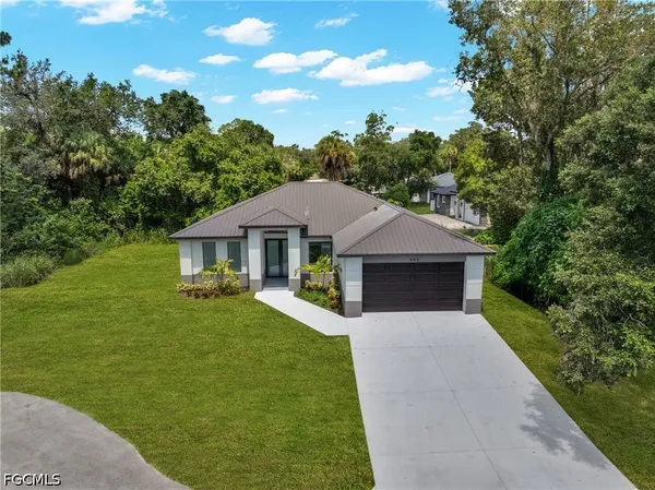 $374,900 | 490 Christopher Court, LaBelle, FL 33935