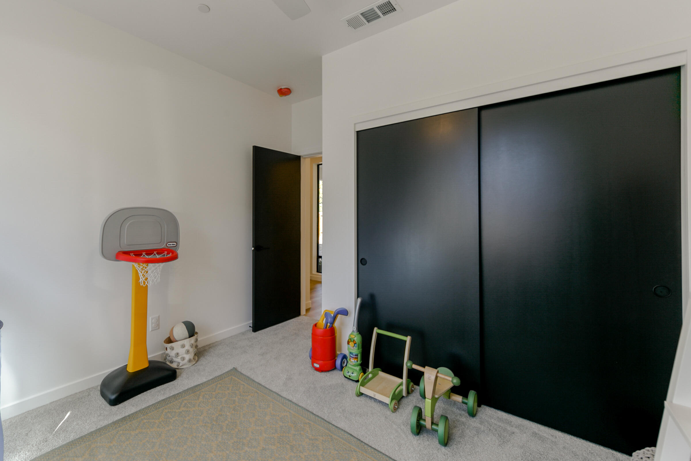 288 Tourmaline Way Redding, CA 96003 - Photo 30 of 46 a room with gym equipment