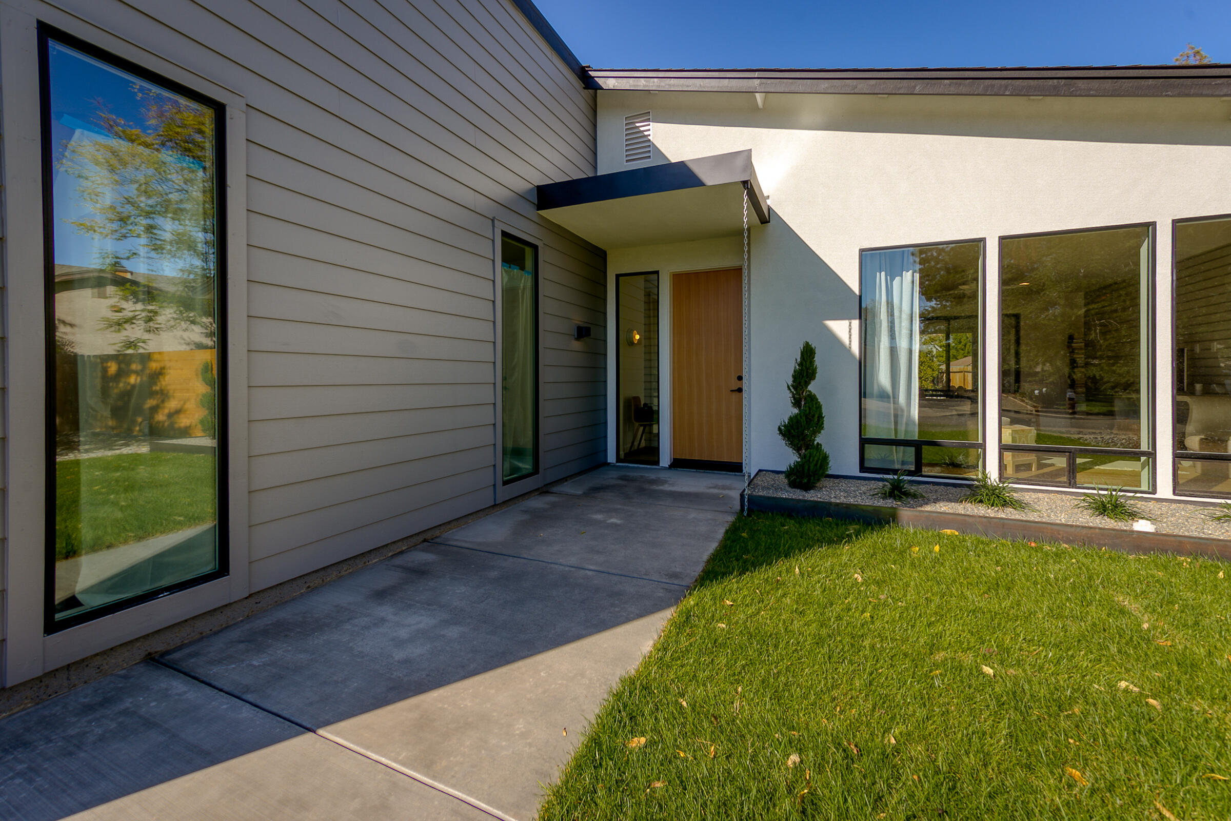 288 Tourmaline Way Redding, CA 96003 - Photo 4 of 46 a view of a house with backyard and porch