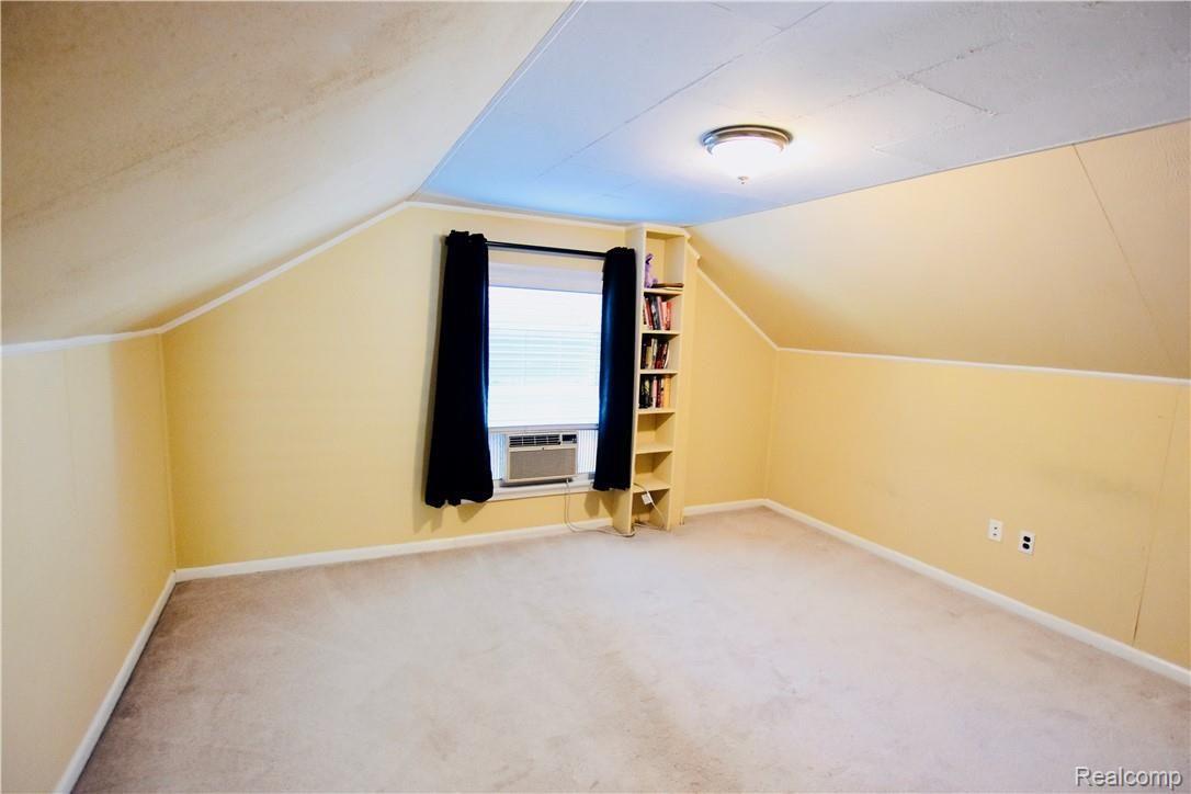 2268 Cambridge Road Berkley, MI 48072 - Photo 16 of 17 fullsizeoutput_33b8.jpeg