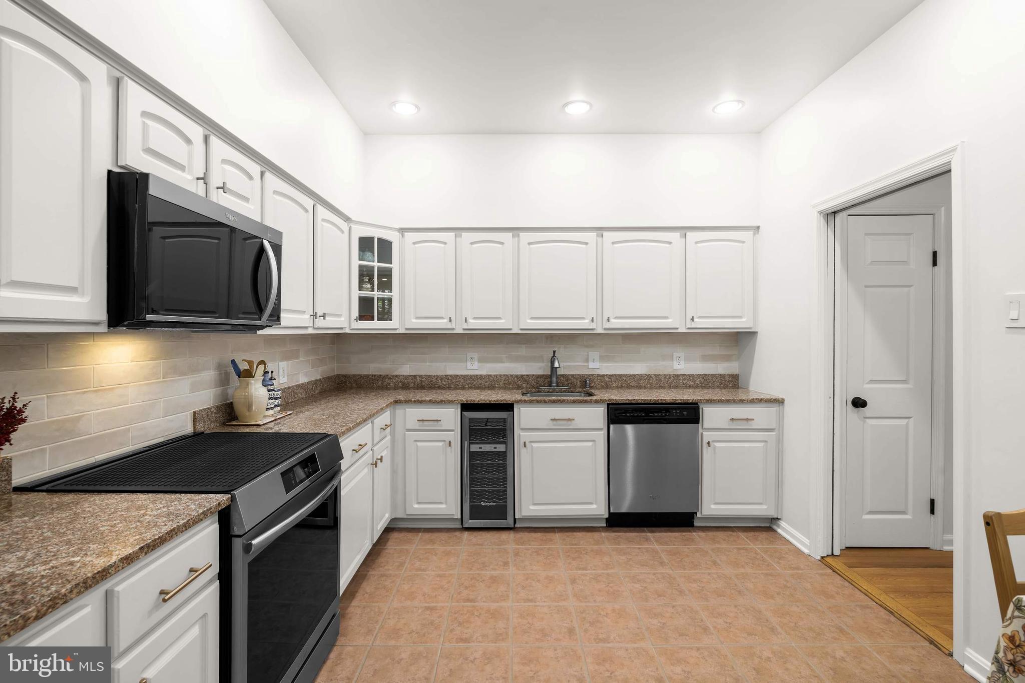 22 15th Street Northeast, Unit 22 Washington, DC 20003 - Photo 11 of 40