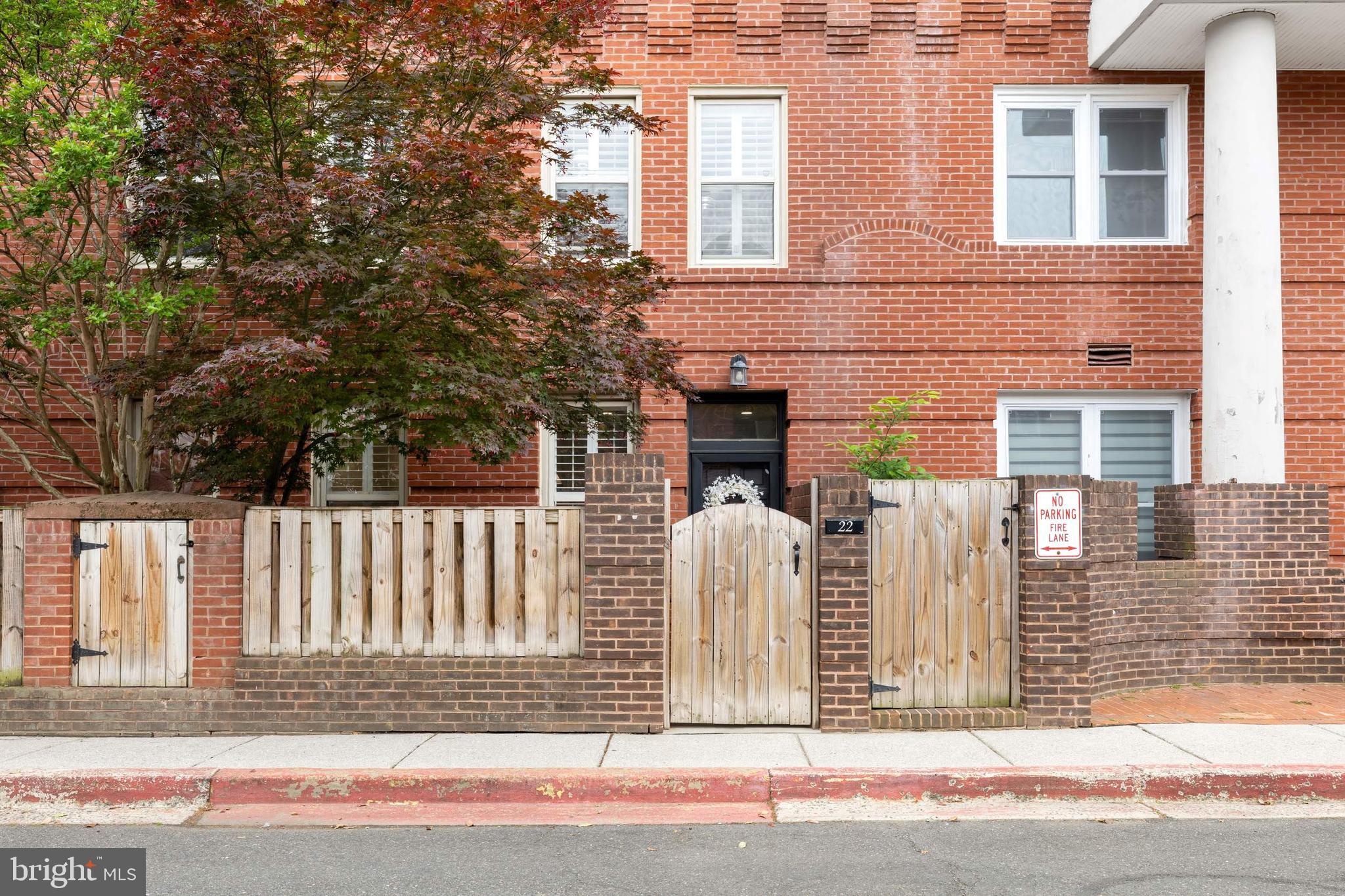 22 15th Street Northeast, Unit 22 Washington, DC 20003 - Photo 2 of 40