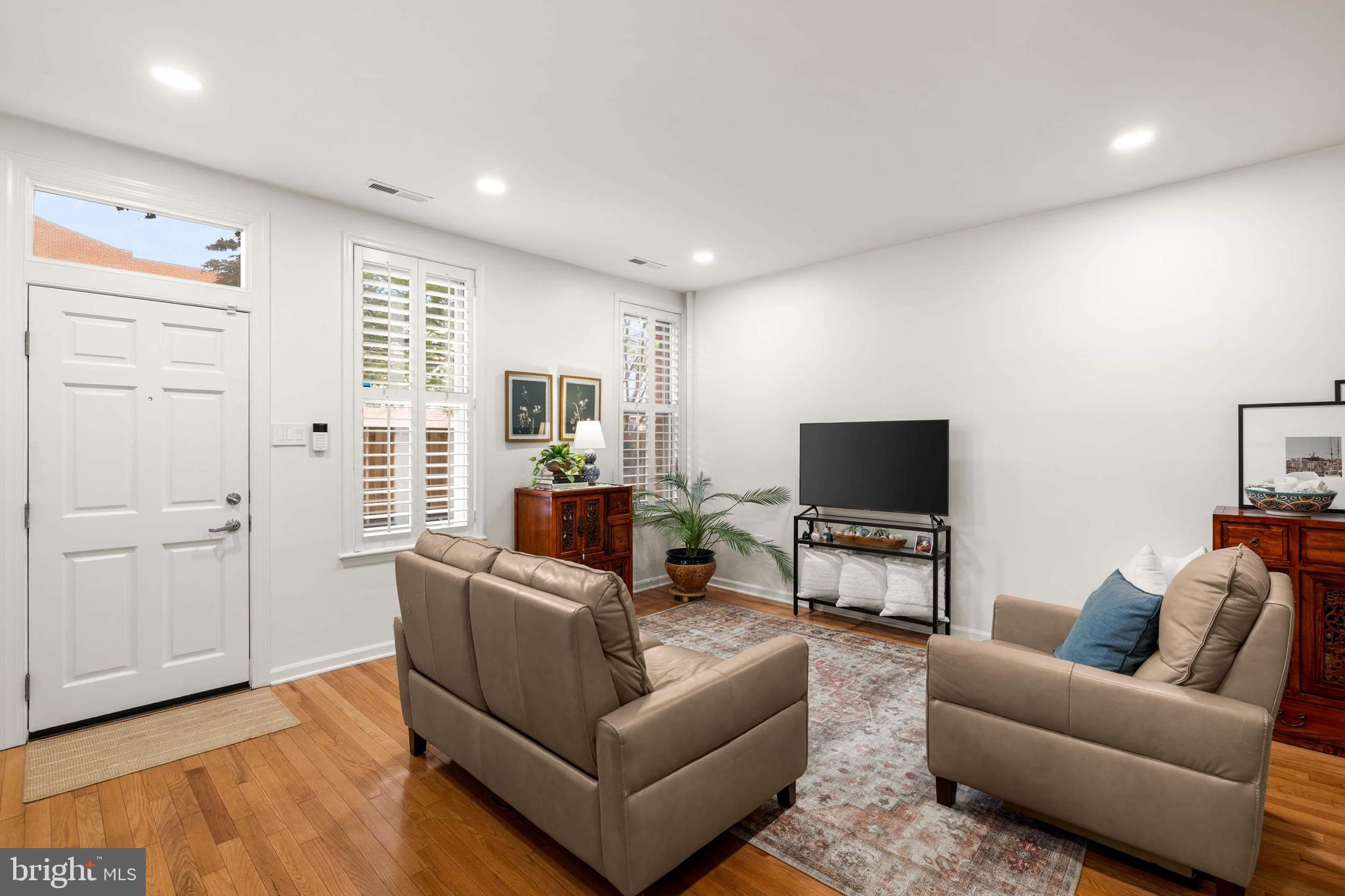 22 15th Street Northeast, Unit 22 Washington, DC 20003 - Photo 3 of 40