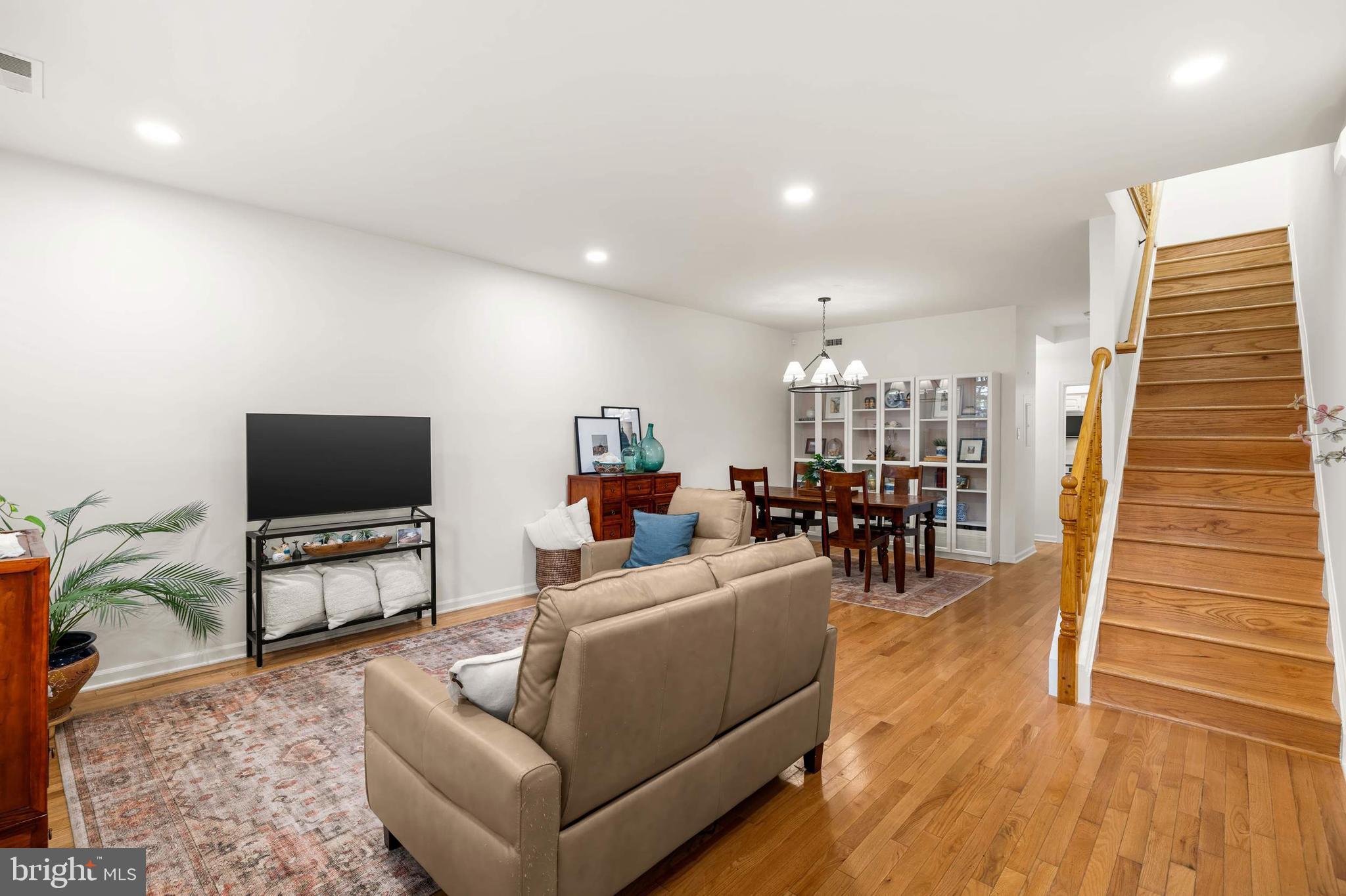 22 15th Street Northeast, Unit 22 Washington, DC 20003 - Photo 5 of 40