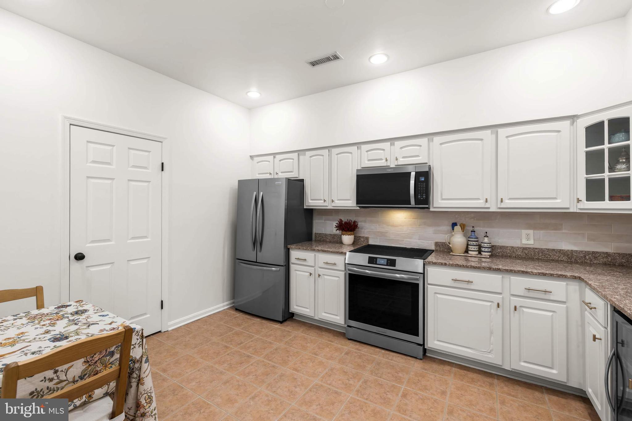 22 15th Street Northeast, Unit 22 Washington, DC 20003 - Photo 10 of 40