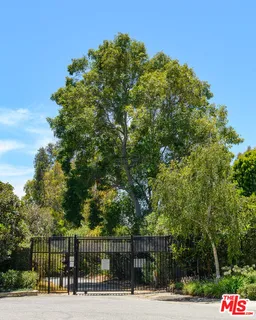 $19,450,000 | 6734 Zumirez Drive, Malibu, CA 90265