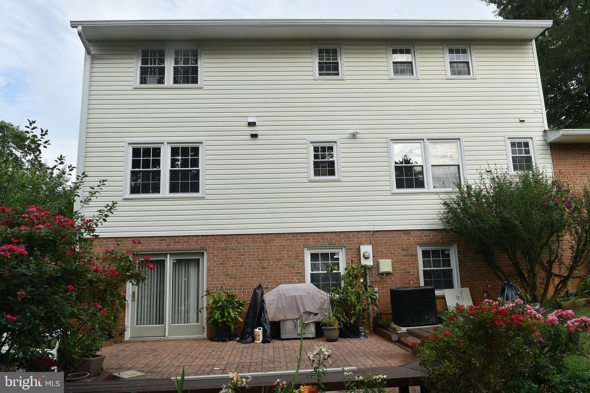 4901 Powell Road Fairfax, VA 22032 - Photo 3 of 64 Back view