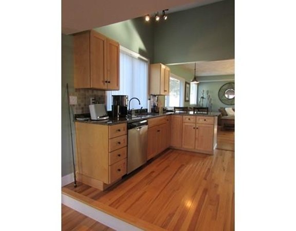 19 Skytop Road Ipswich, MA 01938 - Photo 8 of 28 Gallery Image 8