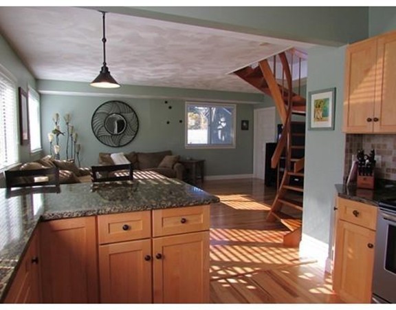 19 Skytop Road Ipswich, MA 01938 - Photo 9 of 28 Gallery Image 9