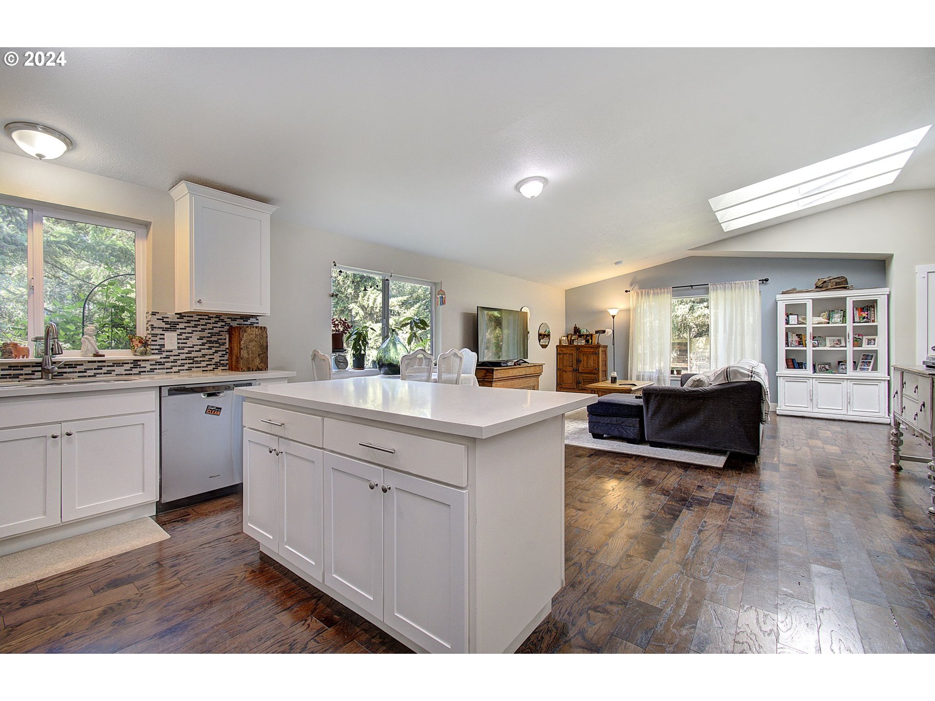 280 Vivian Road Kalama, WA 98625 - Photo 12 of 30 Gallery Image 12