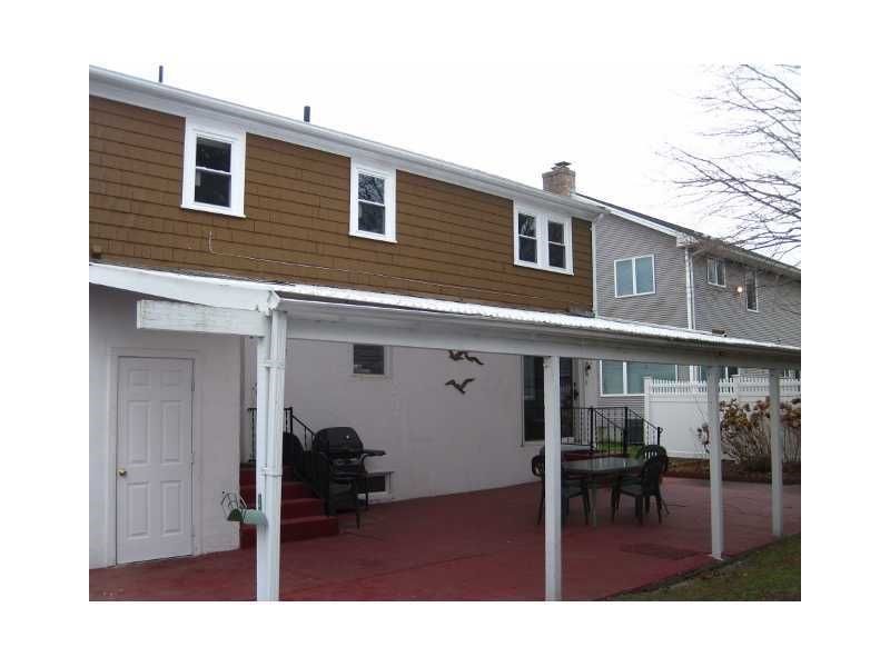 35 Treasure Road Narragansett, RI 02882 - Photo 3 of 26