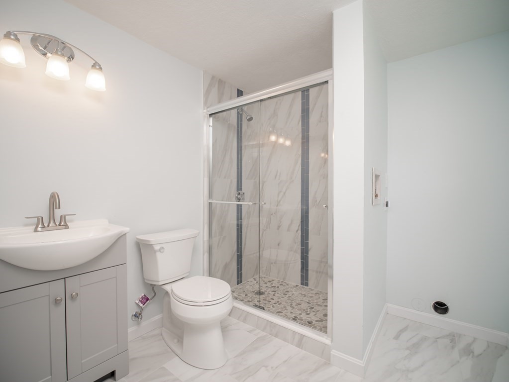 6 Braemore Road Billerica, MA 01821 - Photo 25 of 31