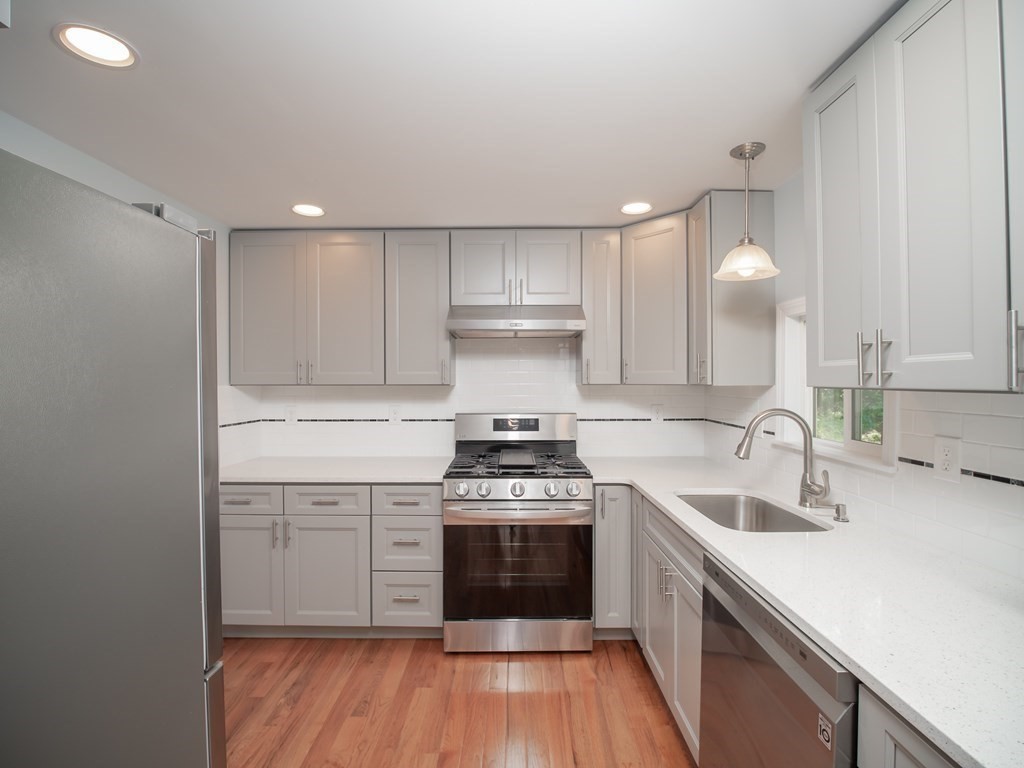 6 Braemore Road Billerica, MA 01821 - Photo 6 of 31